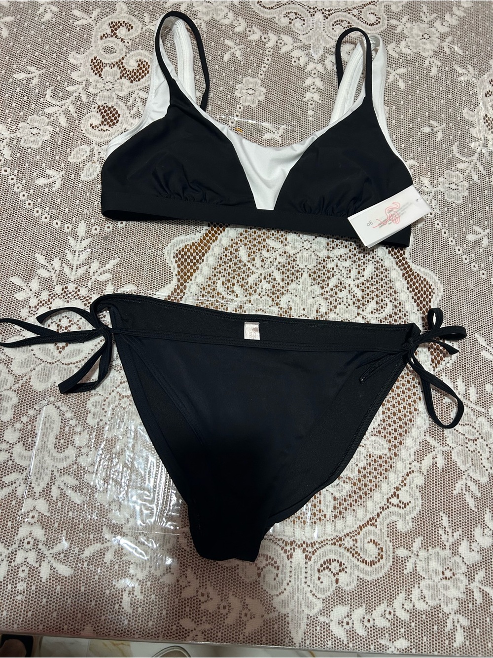 Victoria's Secret Black bikini bottom(L)& Mimi Flamingo Triangle top(10) nwt